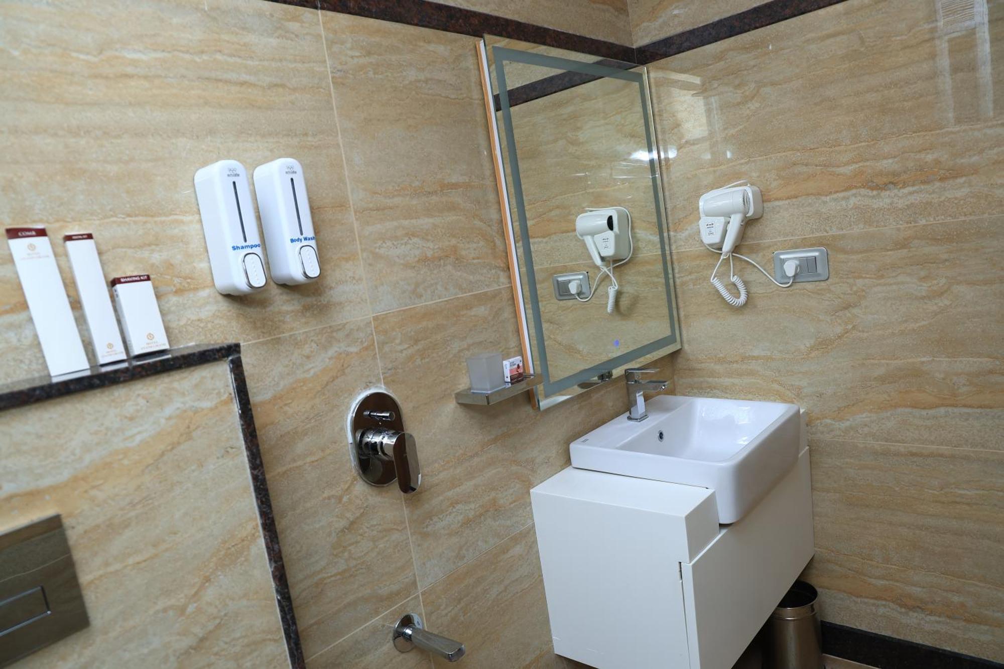 Hotel Anand Grand Hosūr Dış mekan fotoğraf